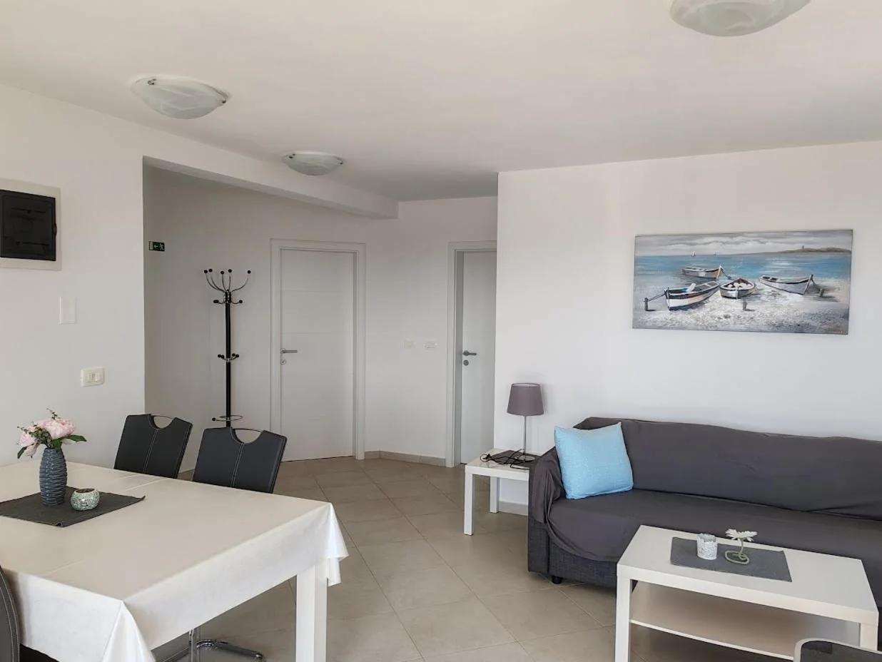Apartments Oleander Lovrečica-residence with pool photo