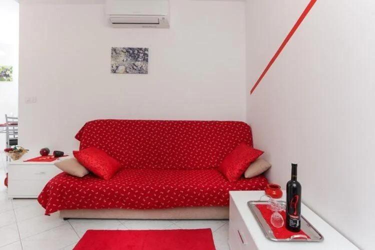 Apartments Pojko - Standard One-Bedroom Apartment with Terrace Red photo