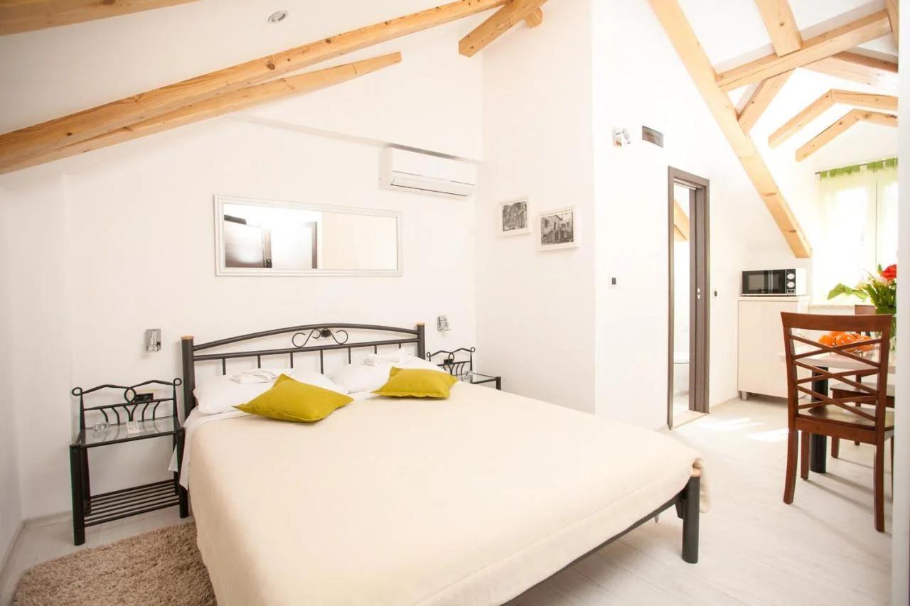 Apartments & Room Kartolina photo