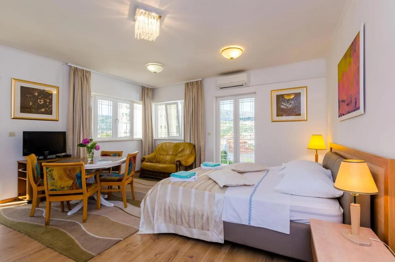 Apartments & Rooms V&M photo