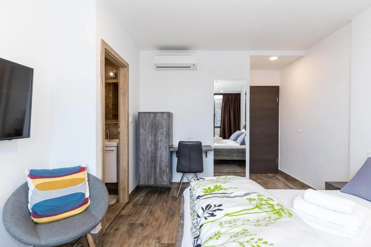 Apinelo Tower Rooms photo
