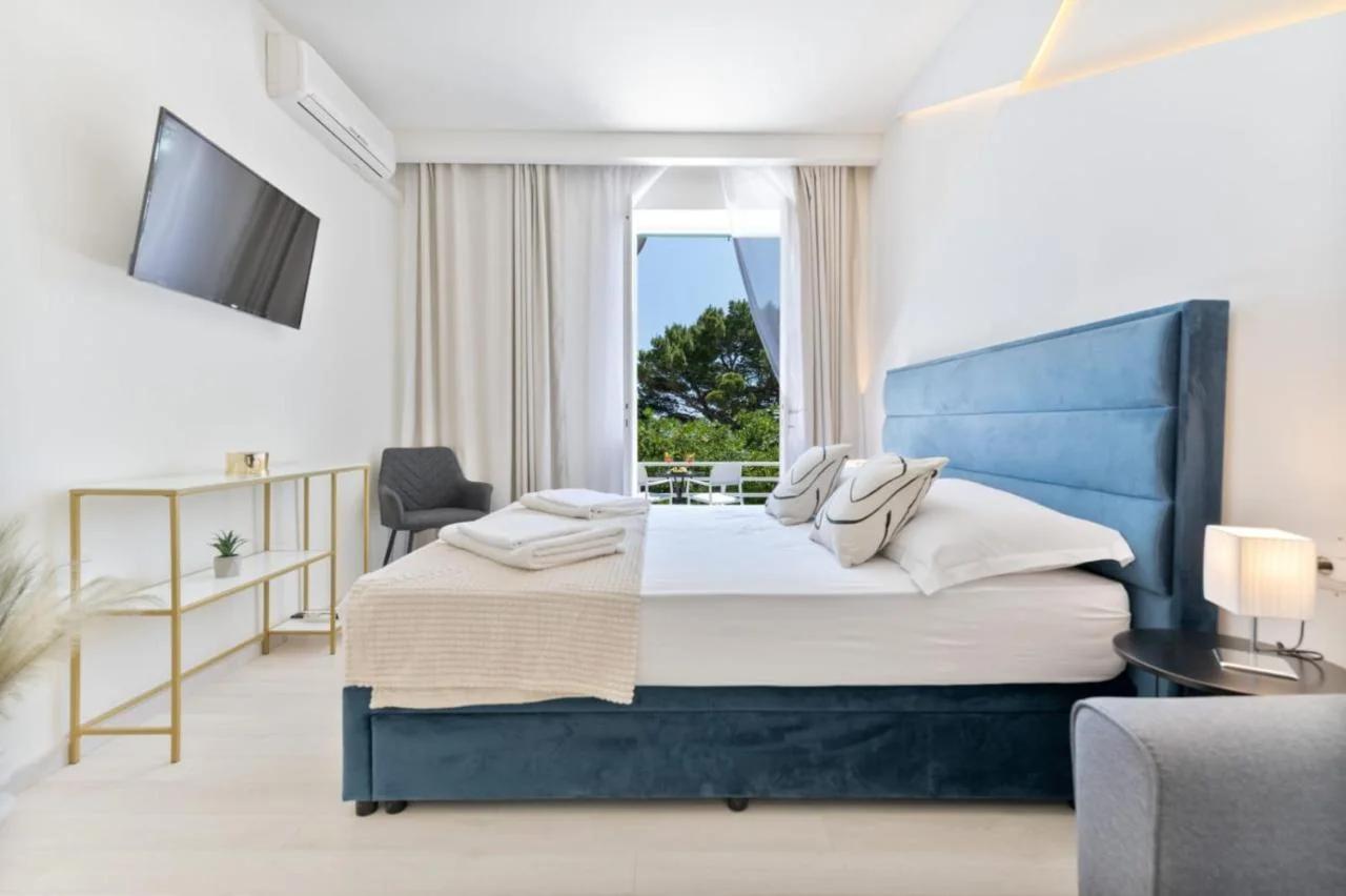 Aurora Beachfront Luxury Rooms&Suites photo