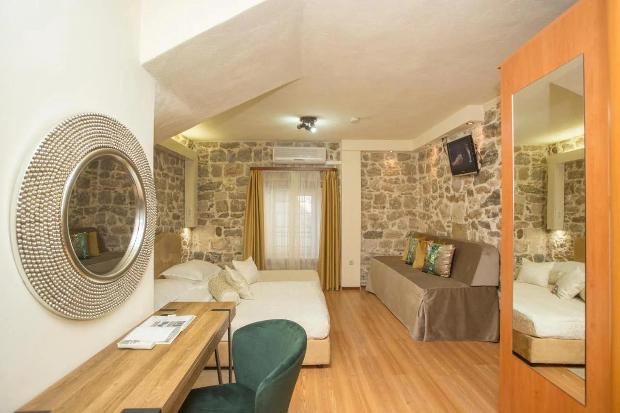 Authentic Luxury Rooms photo