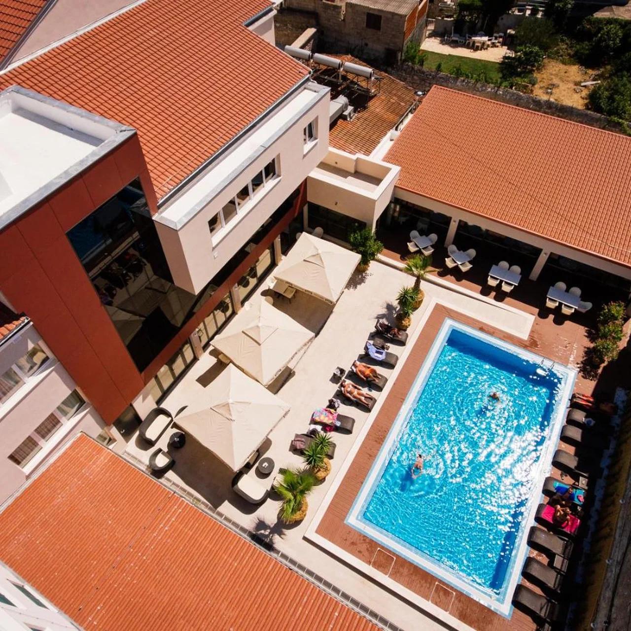 Hotel Borovnik foto