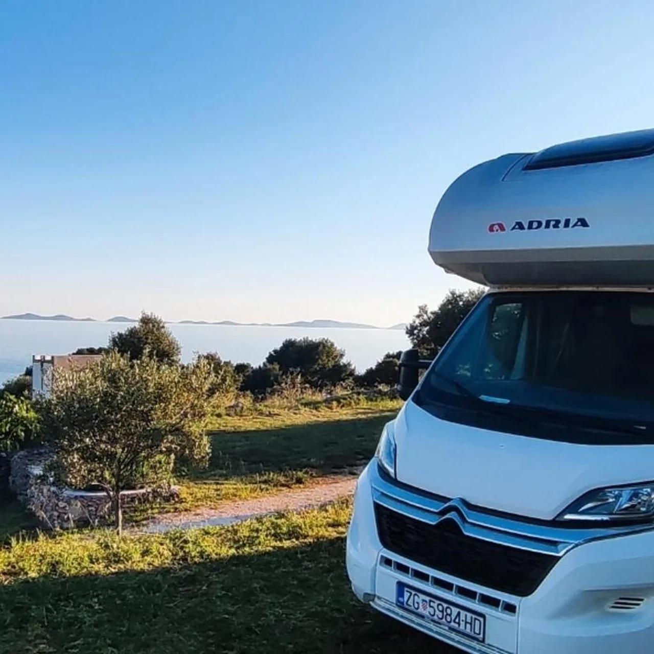 Camper Relax in Murter Slanica beach - with clima