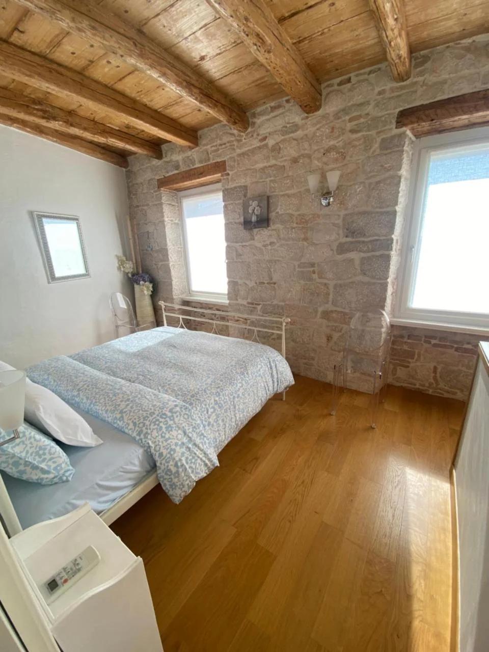 Casa Azzurra - free parking photo