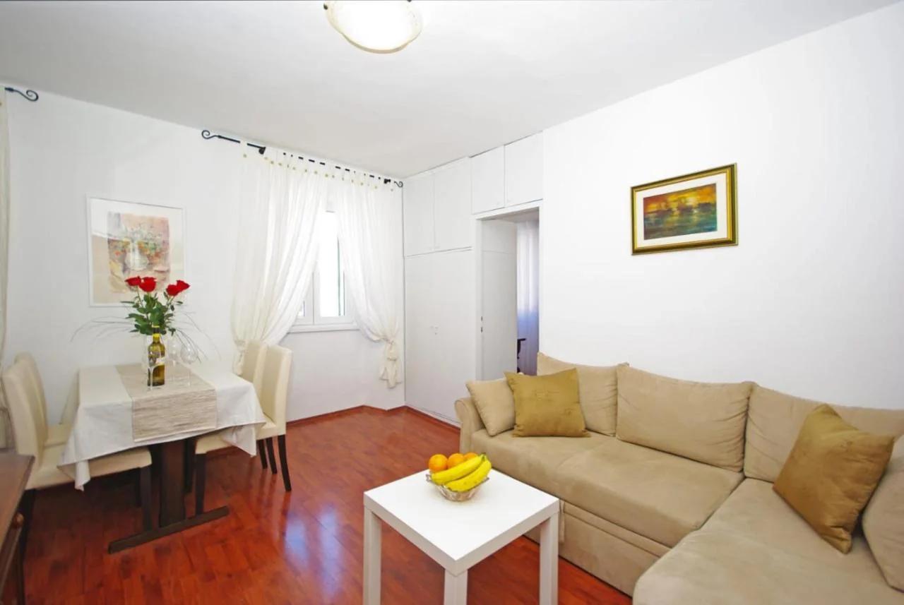 City Square Apartment Makarska foto