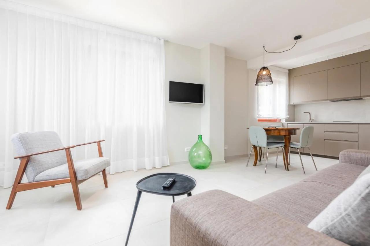 Contrada del Nonno Apartments (city center - private parking on-site) photo