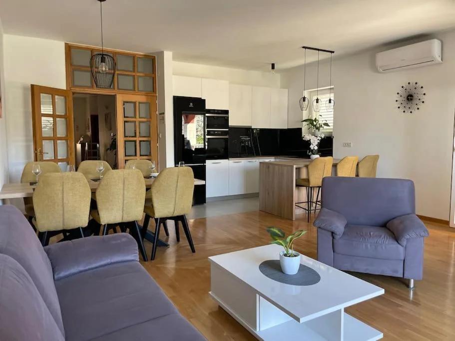 Deluxe Bayview Oasis photo