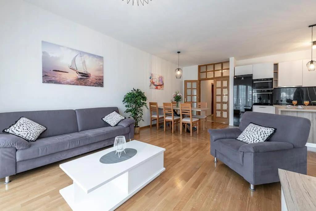 Deluxe Bayview Oasis photo