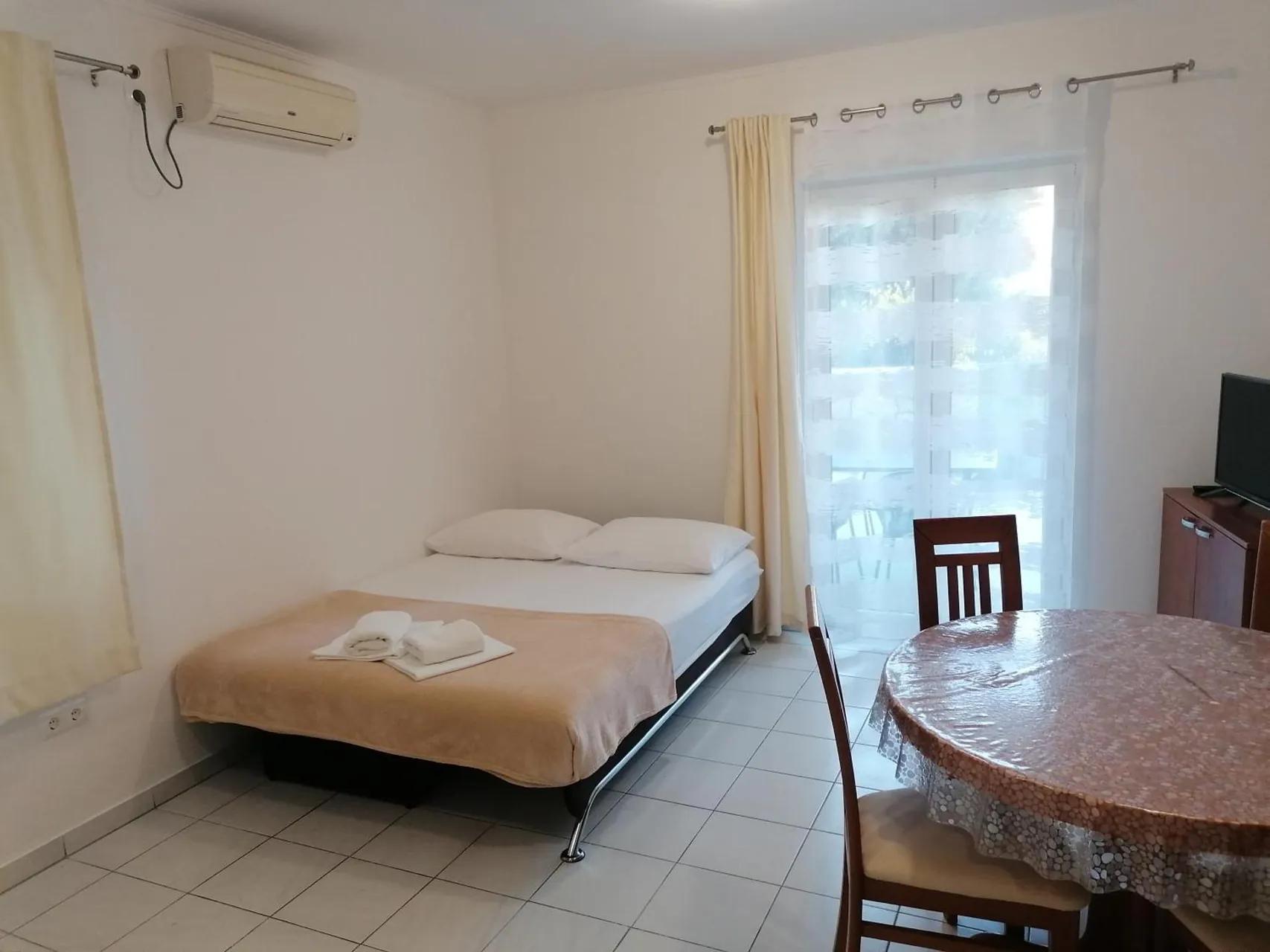 Apartments Dinko photo