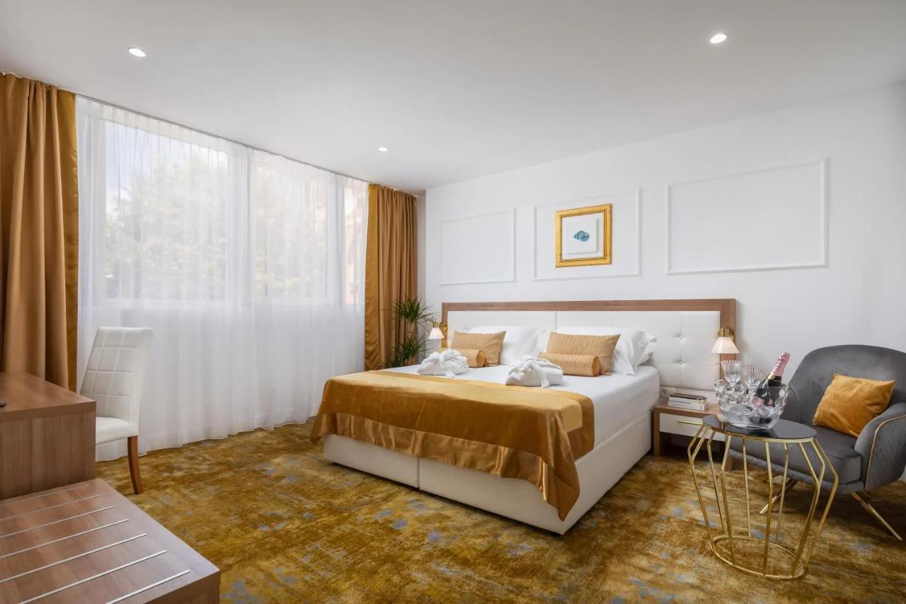 Hotel Corner photo
