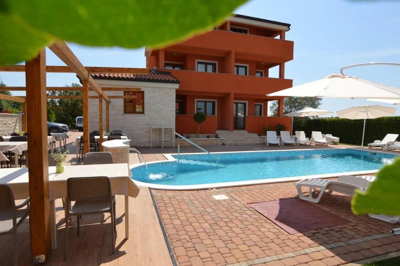 Hotel Natura Vilanija foto