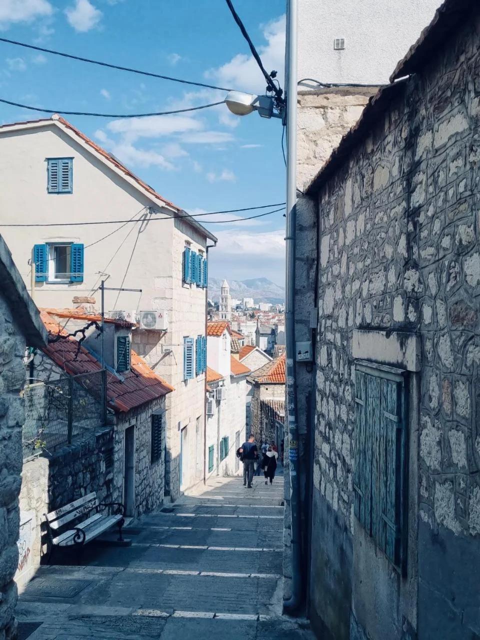 Hygge Rooms Split photo