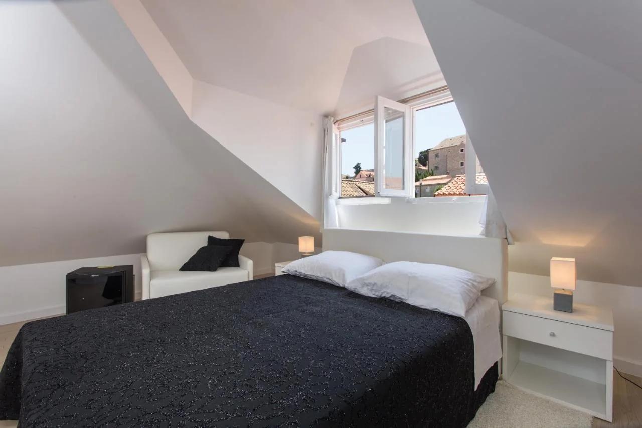 Klarisa Palace Rooms photo