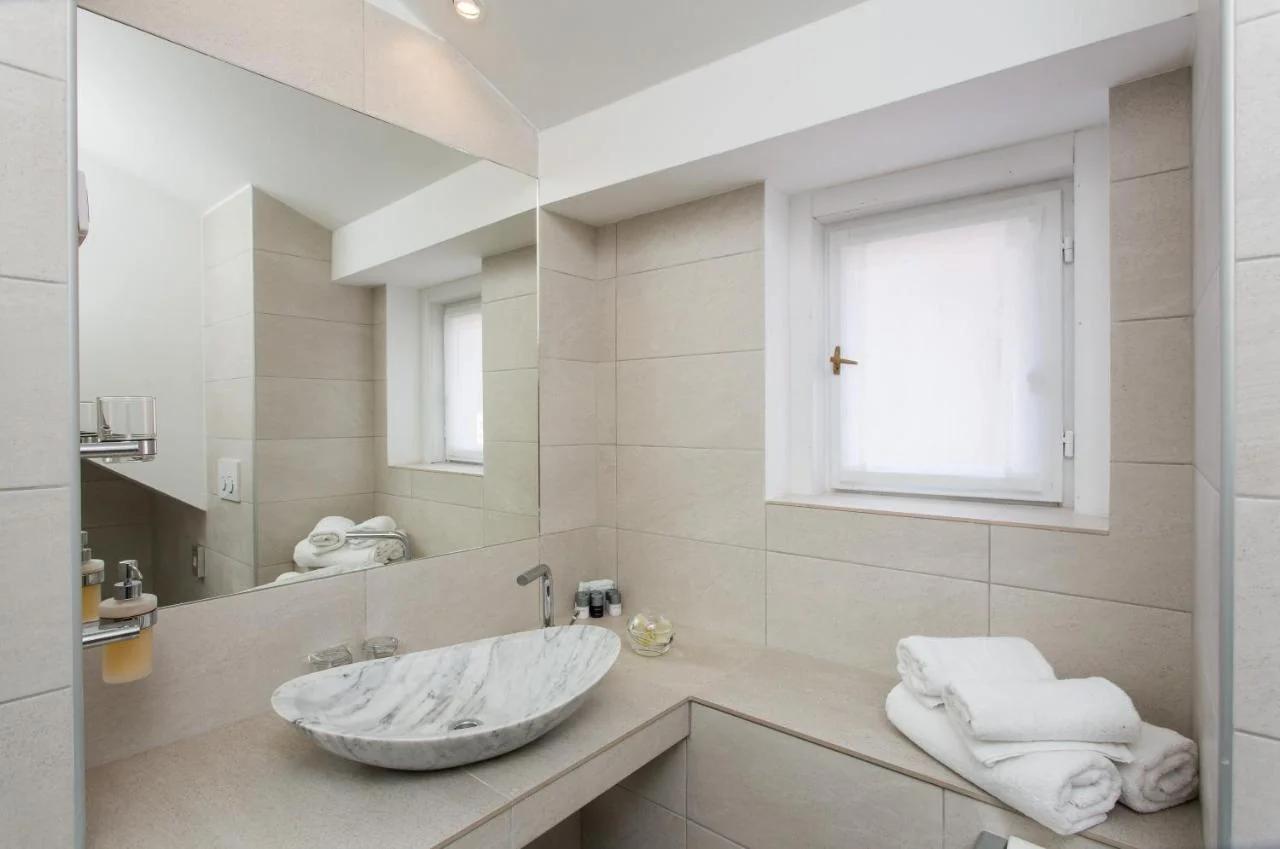 Klarisa Palace Rooms photo