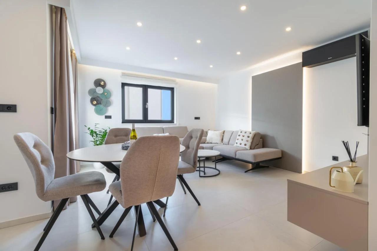 Lux Apartment Aleo photo