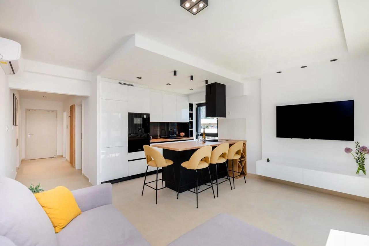 Luxury Apartment N&P photo
