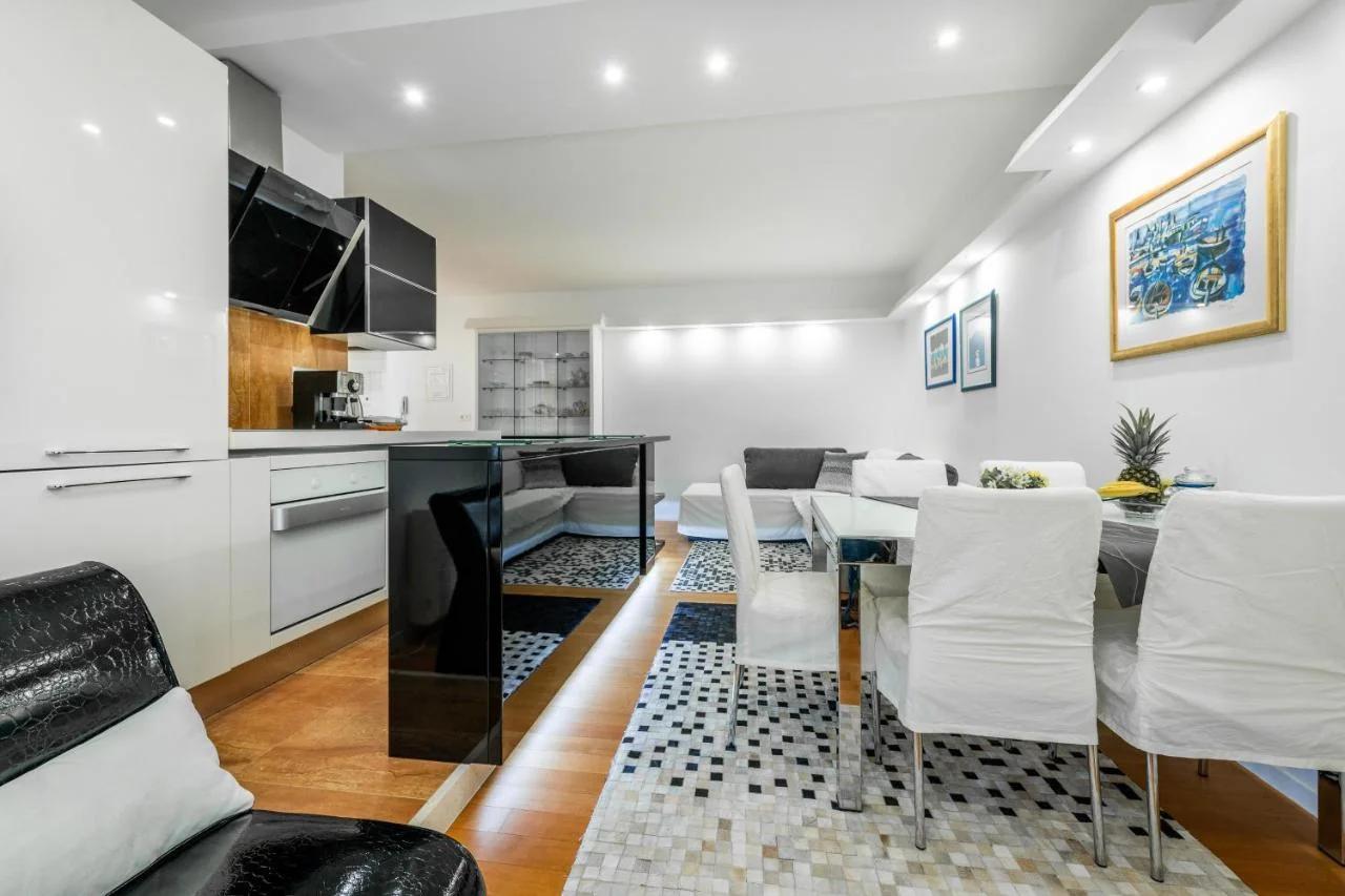 Luxury Apartment Set foto