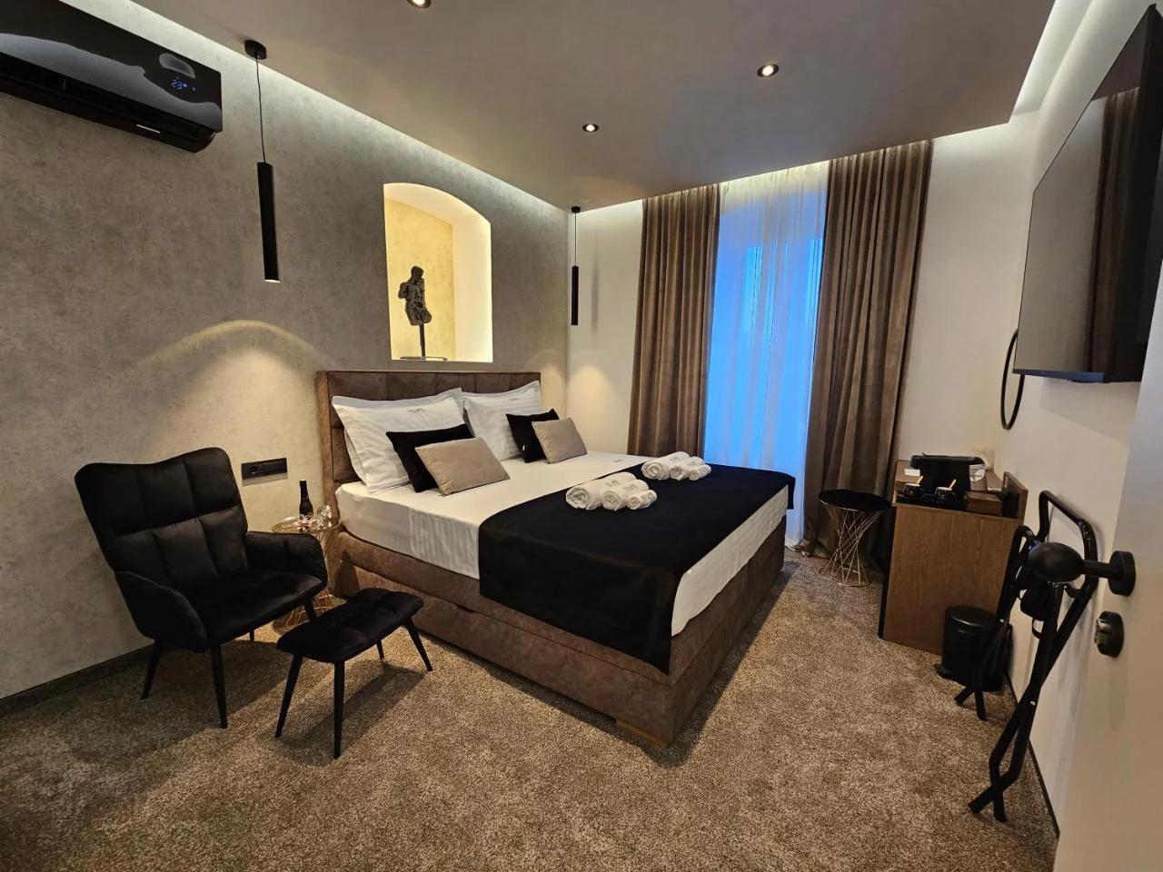 MA PE Luxury Rooms photo
