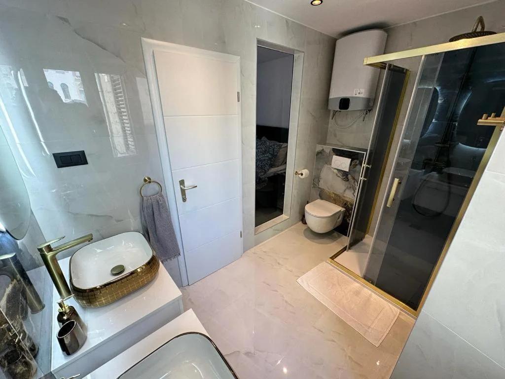 Madonna luxury rooms photo