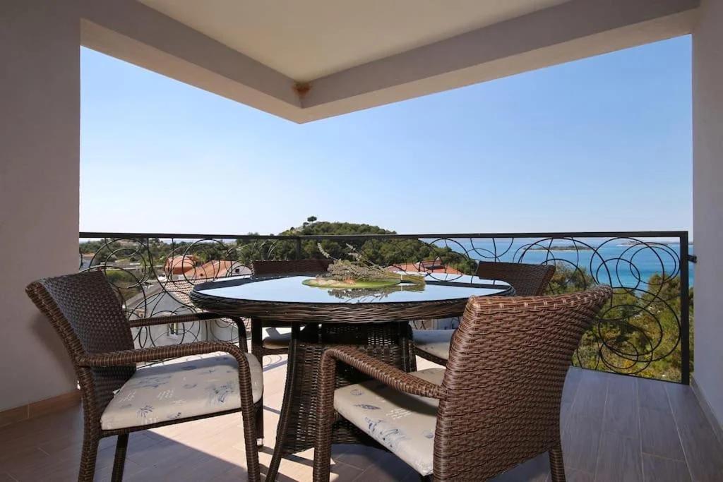 Oleandra Apartments photo