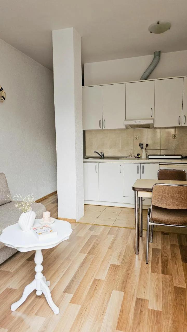One-Bedroom Apartment, 10min from the City Center foto