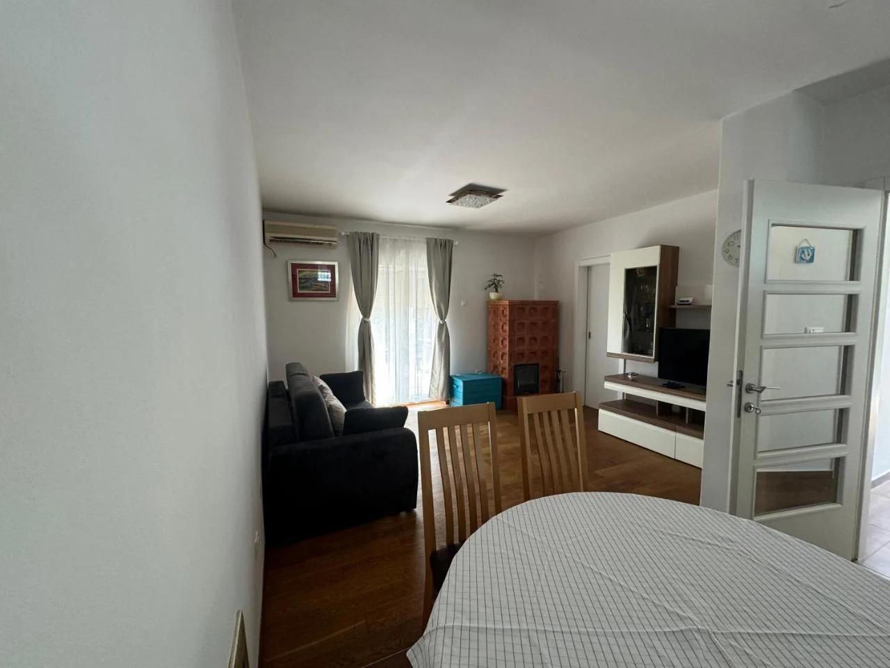 One Bedroom Apartment with Terrace near Sea - Angela's Apartments photo
