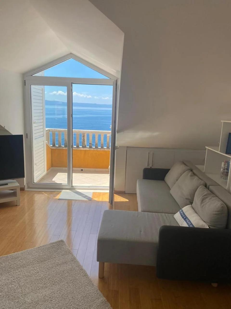 Penthouse Villa Spomenka top floor apartment on central beach photo
