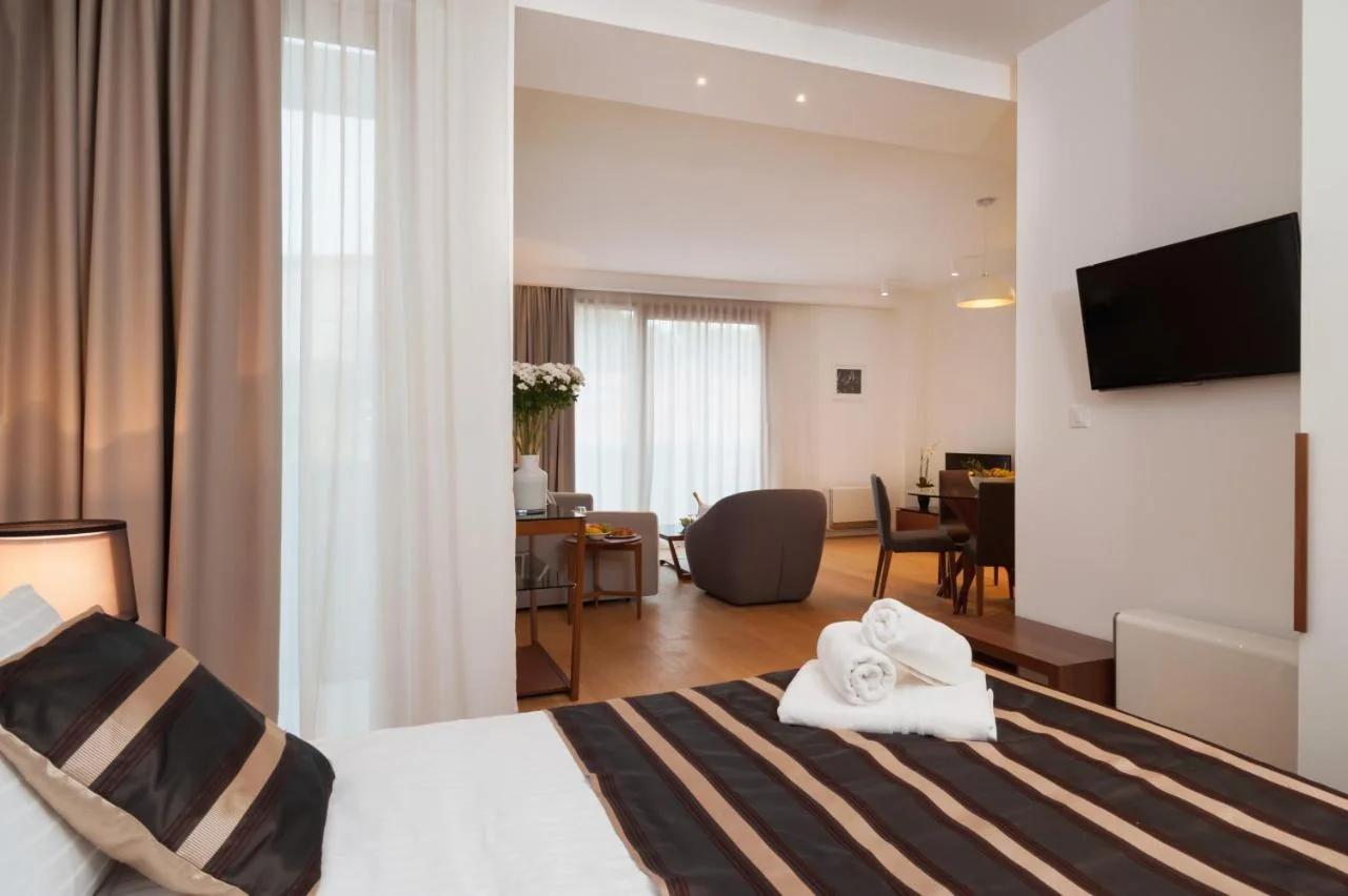 Residence by Vestibul Palace photo