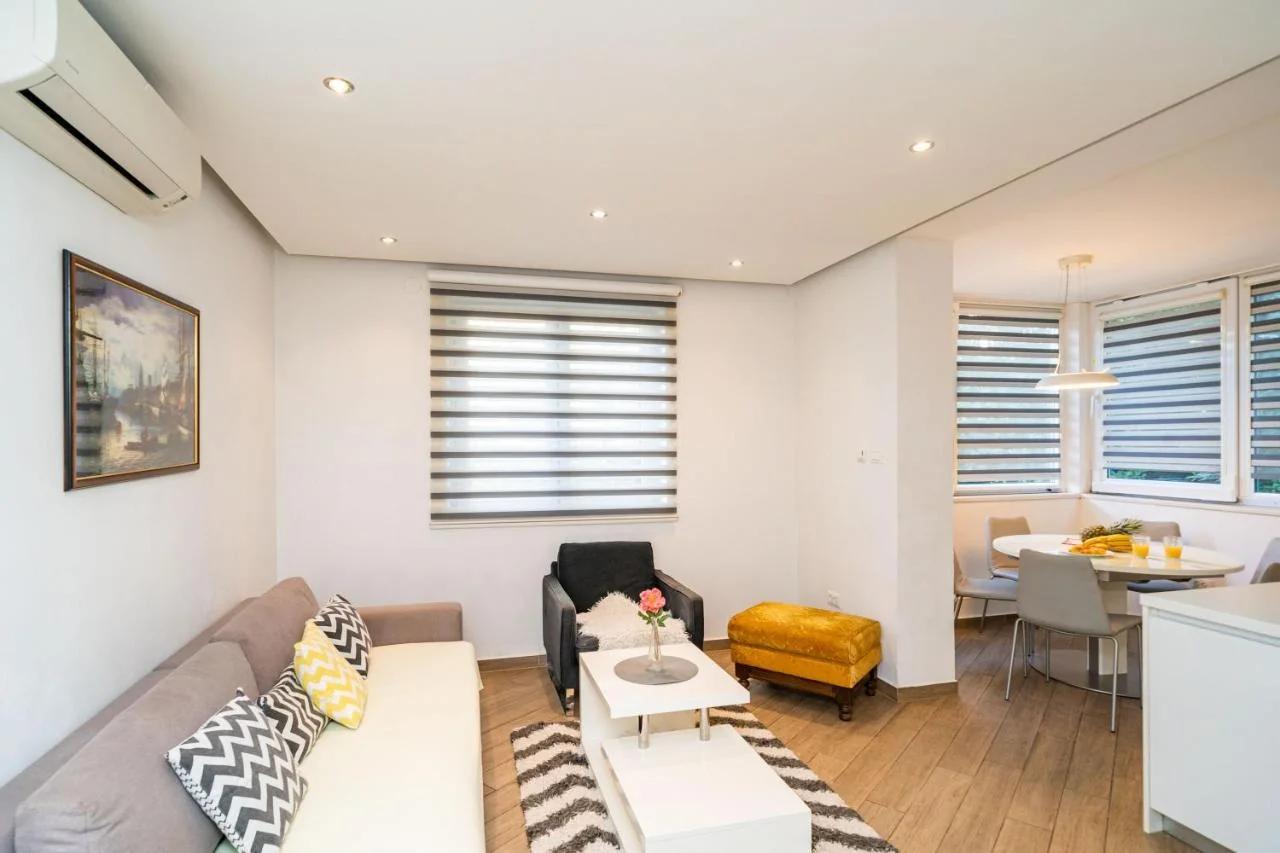 SPACIOUS TWO BEDROOM APARTMENT photo