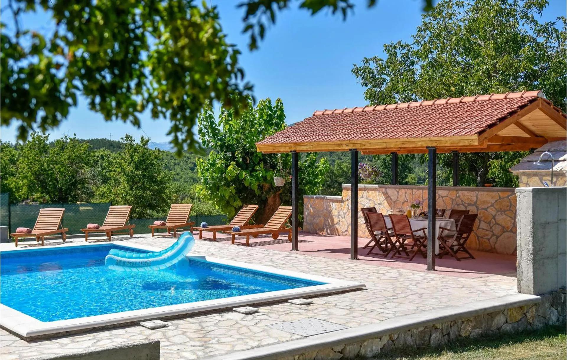 Gorgeous Home In Hrvace photo