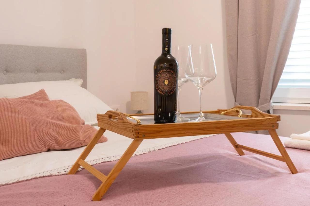 Trogir apartment disability-friendly with free parking photo
