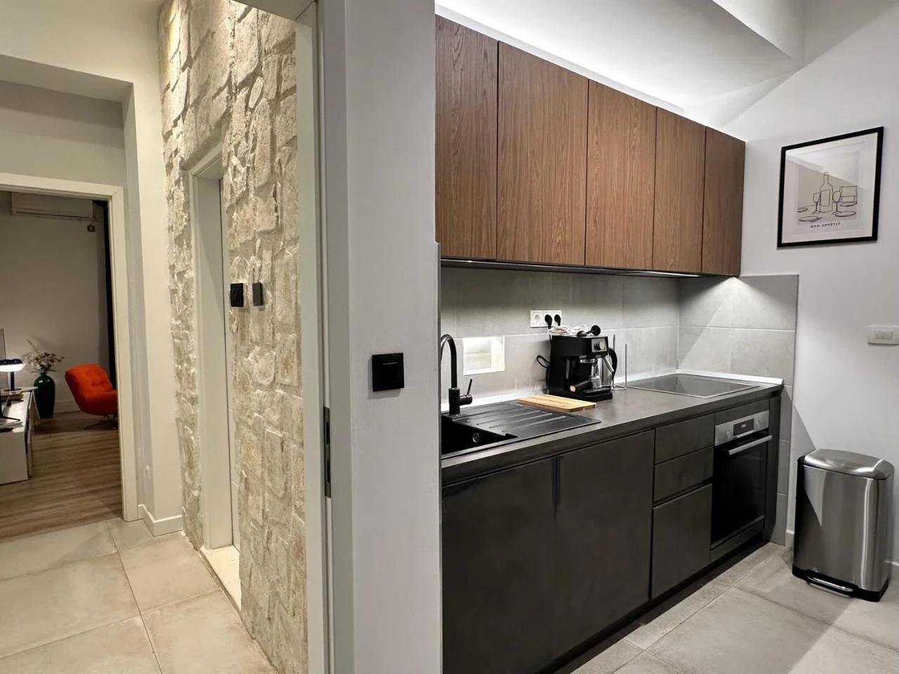 VibeHaus 2bdr apartment close to the Beach and City Centre -NEW- photo