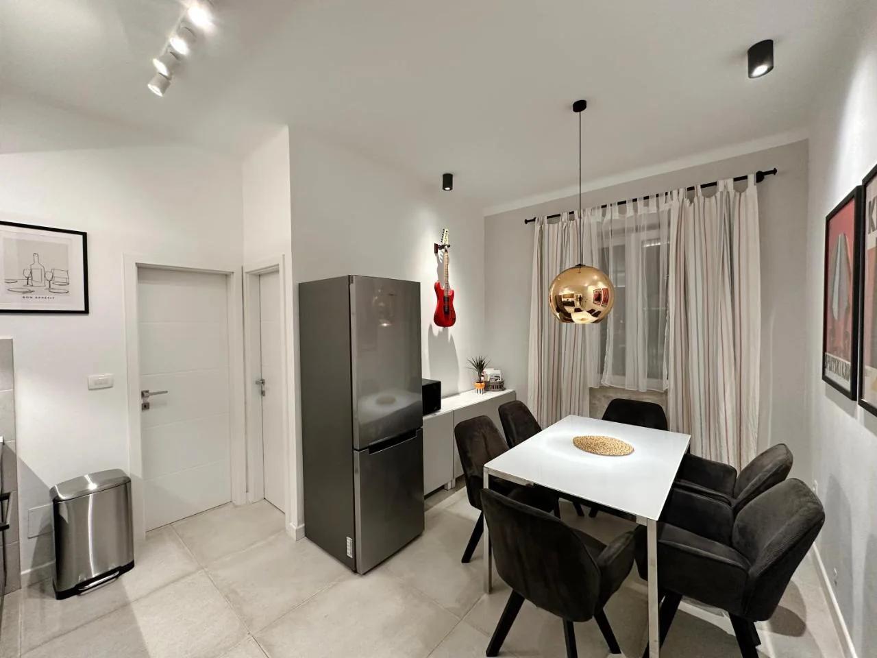 VibeHaus 2bdr apartment close to the Beach and City Centre -NEW- photo
