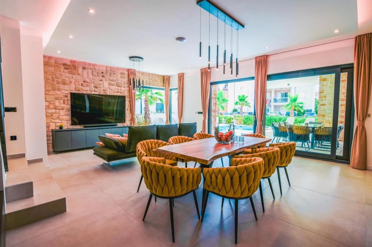 Villa FGstar photo