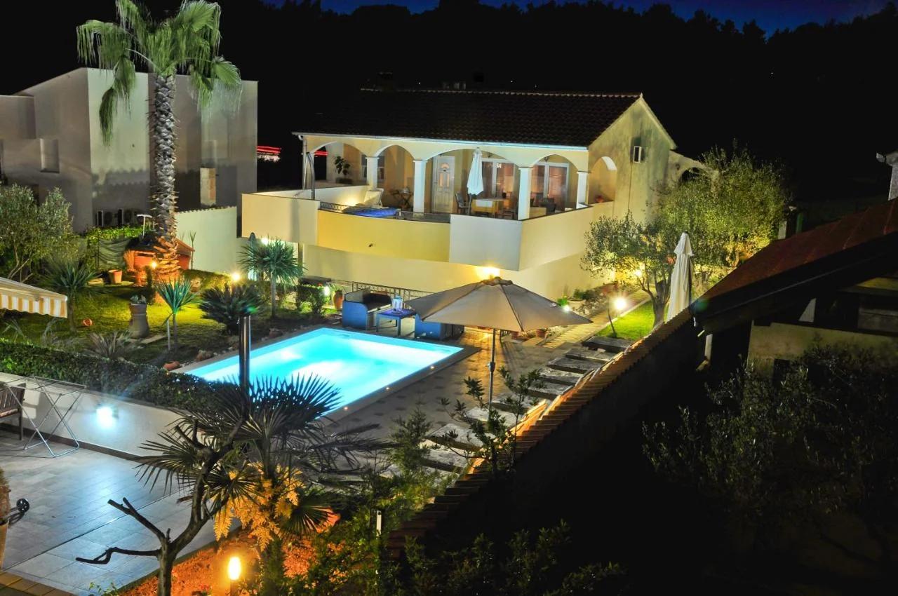 Villa Vanilla with Heated Pool photo