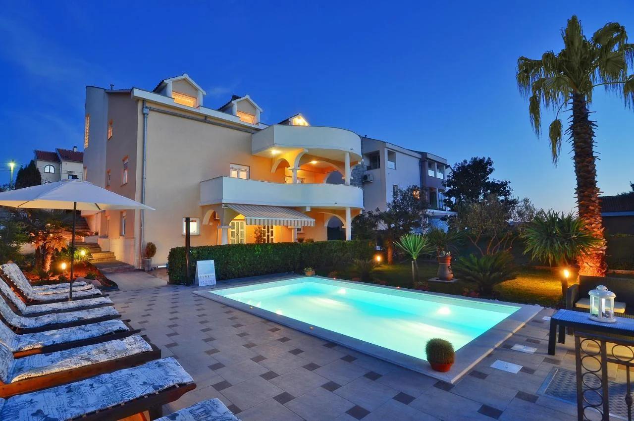 Villa Vanilla with Heated Pool photo