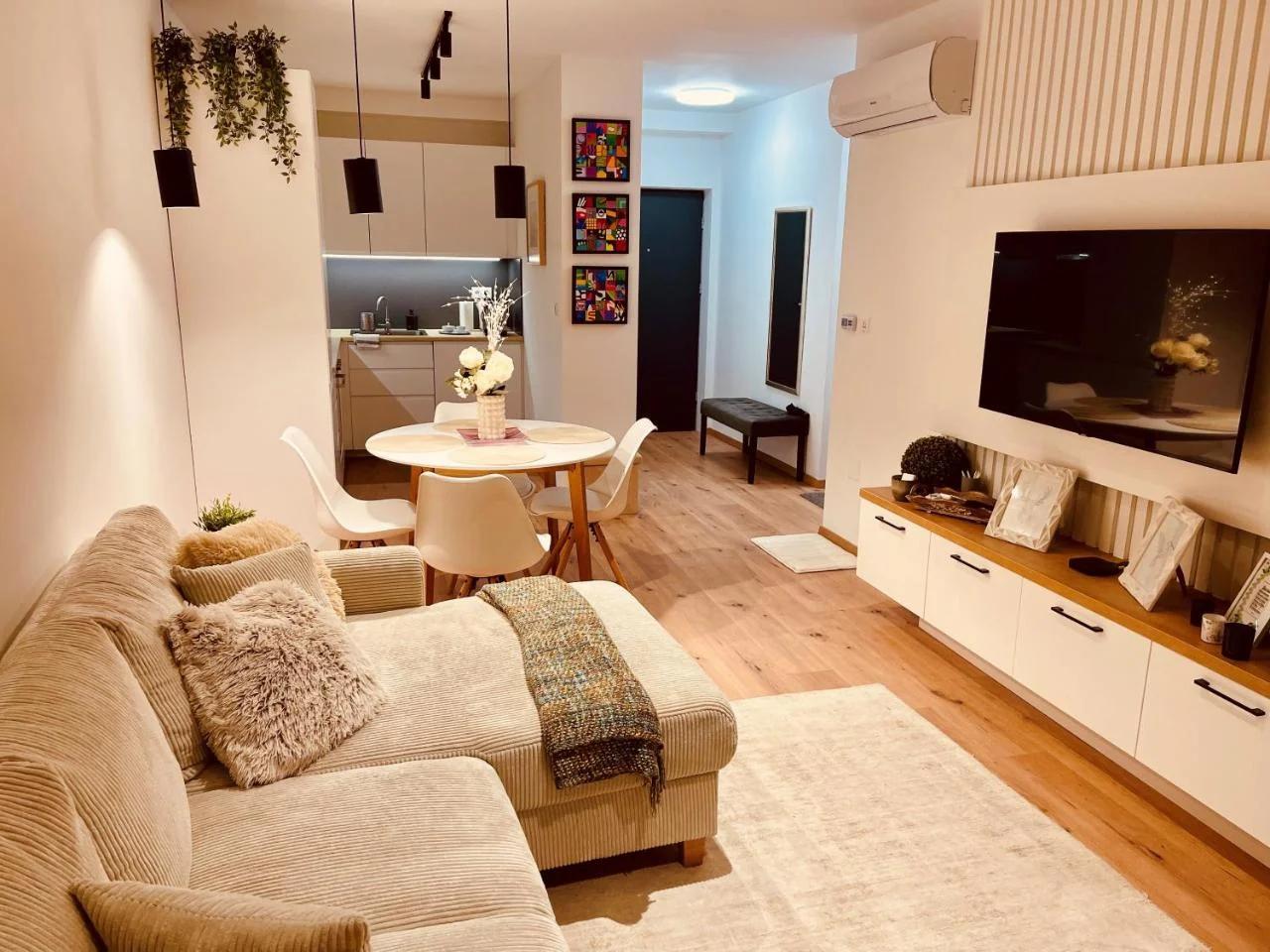 Capri Belvárosi Apartman kerttel photo