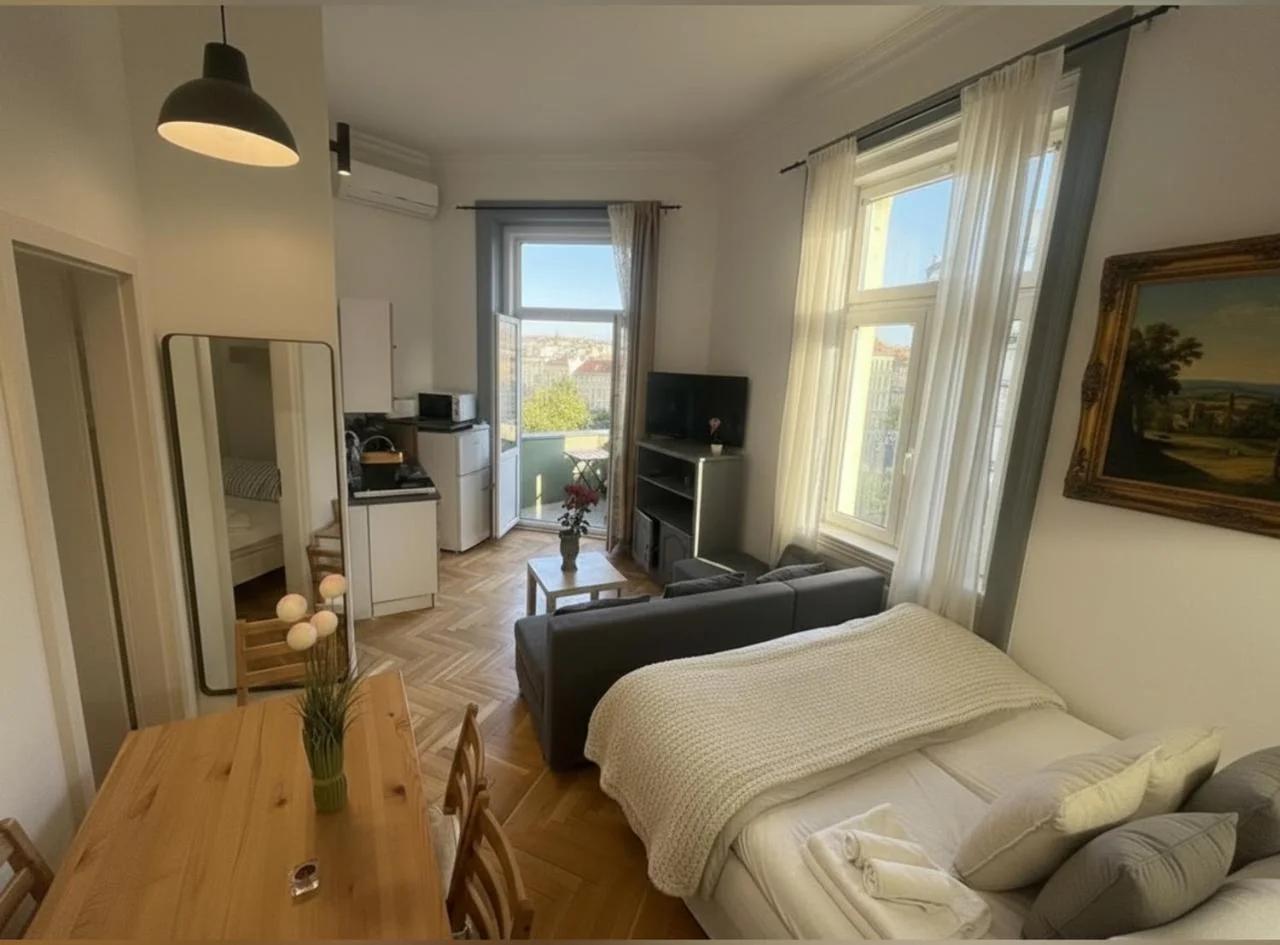 Central Panorama Balcony ,2AC,2BR Renovated photo