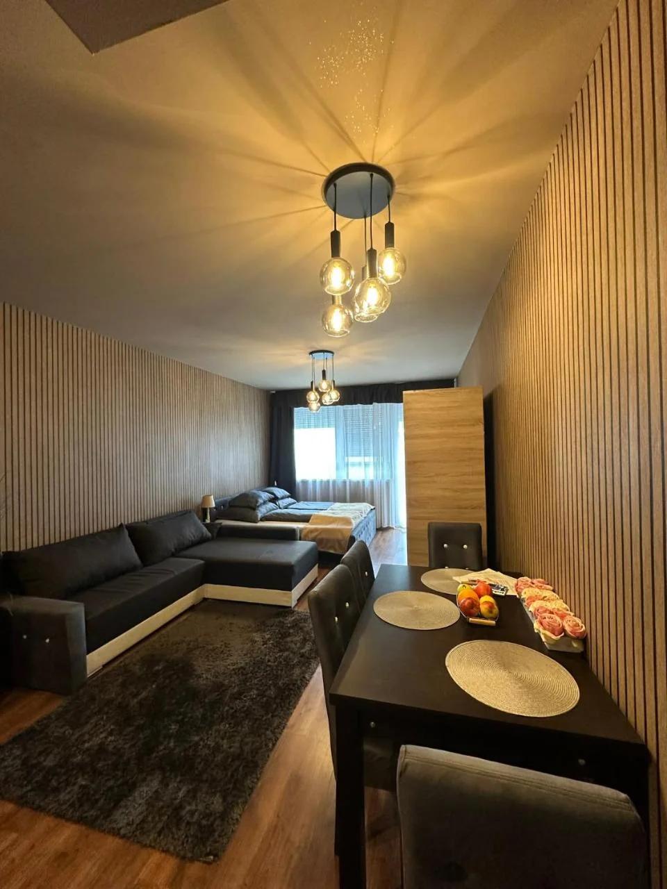 CITY CENTRAL VIP APARTMANT WITH FREE PRIVATE PARKINg photo