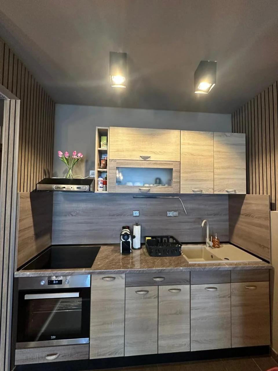 CITY CENTRAL VIP APARTMANT WITH FREE PRIVATE PARKINg photo