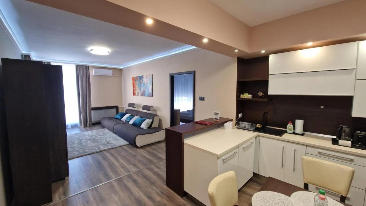 Queen Elizabeth Apartment photo