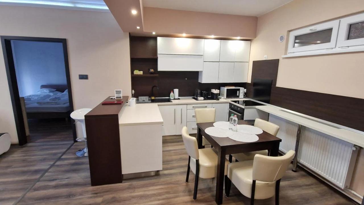 Queen Elizabeth Apartment photo
