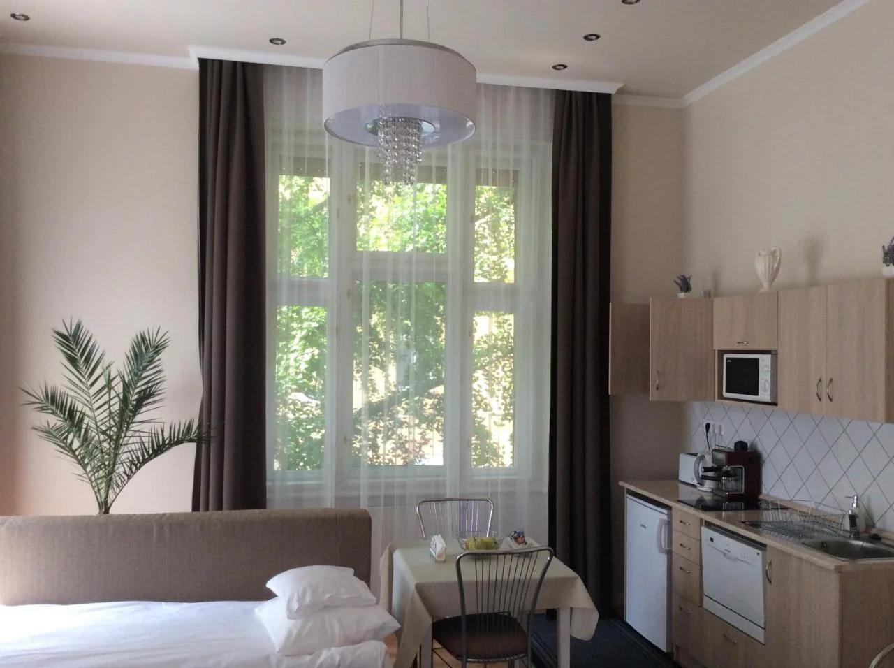 Stefánia Stúdió Apartmanok photo