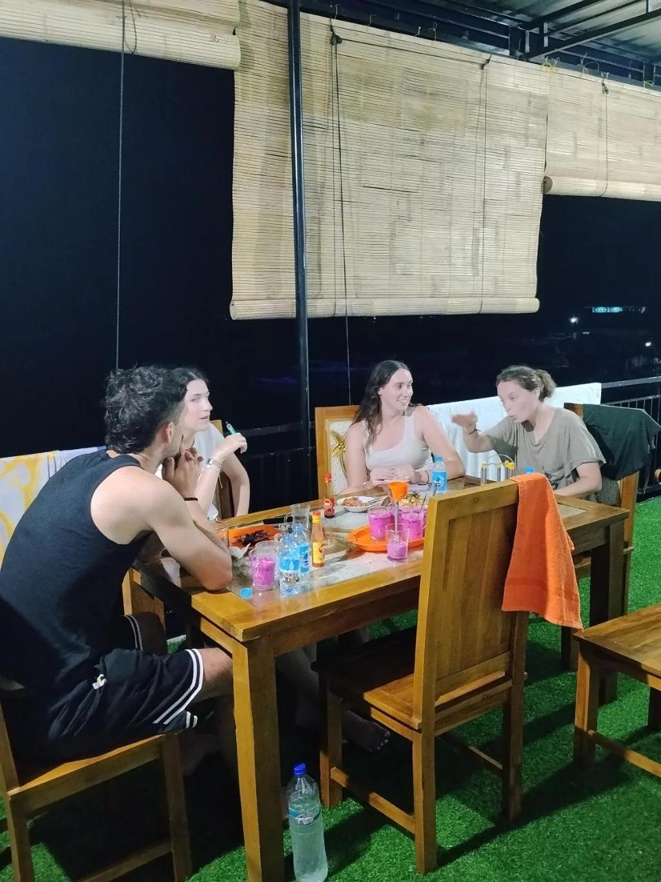 Jojo Komodo Homestay photo