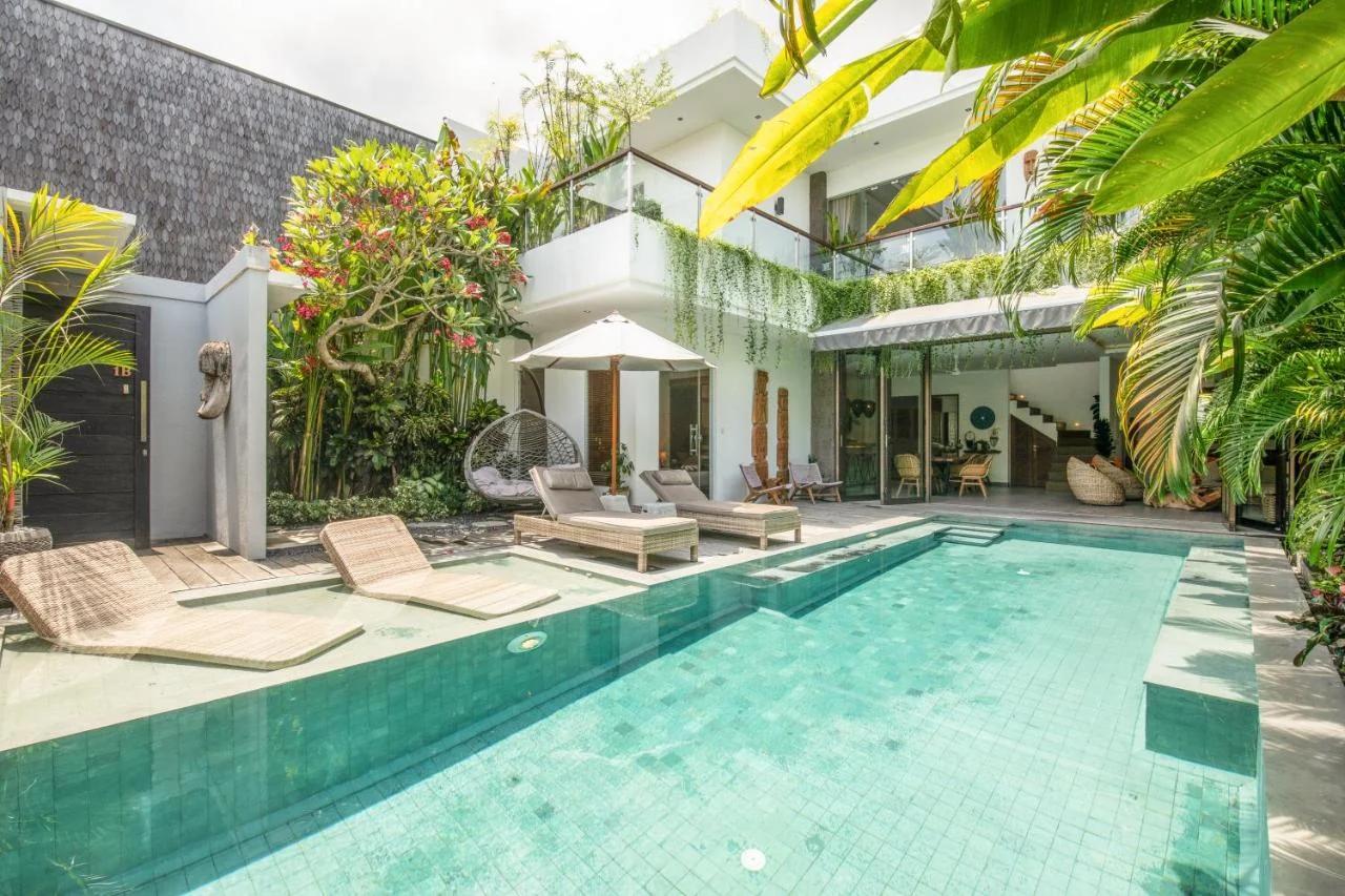 Luxurious 4BR Haven, Steps to Opulent Finns Beach, photo