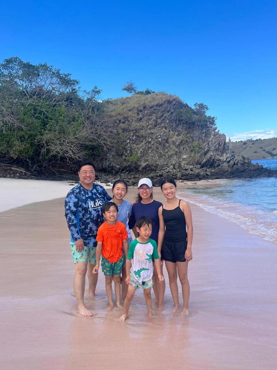 Modo homestay komodo village photo