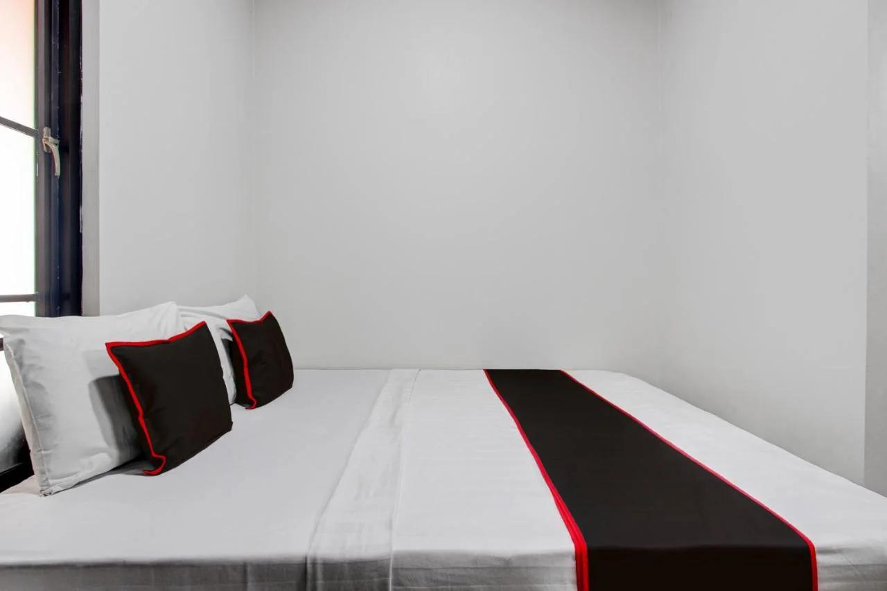 OYO 95130 Poerto Lemon Guest House photo