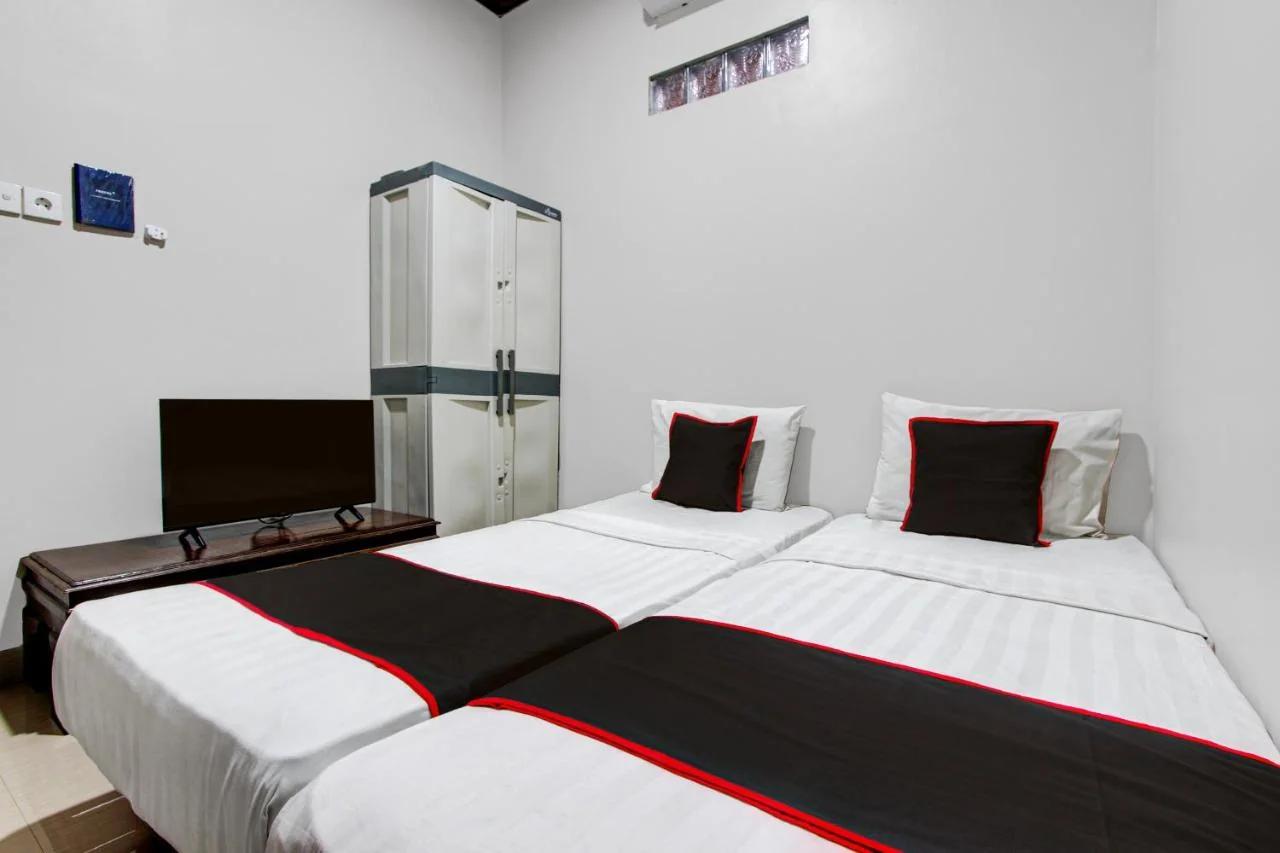 OYO 95130 Poerto Lemon Guest House photo